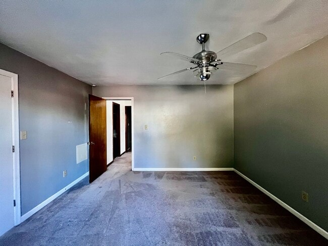 Building Photo - Welcome to this beautiful home in Salem La...