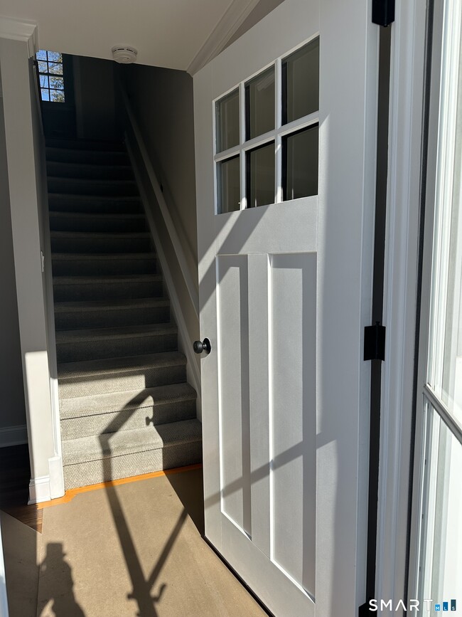 Building Photo - 44 Hillside Ave