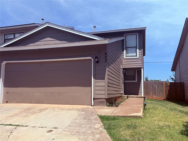 Primary Photo - 423 NE 115th St