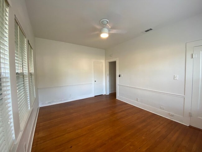 Building Photo - 2 BEDROOM WITHIN WALKING DISTANCE TO UMHB