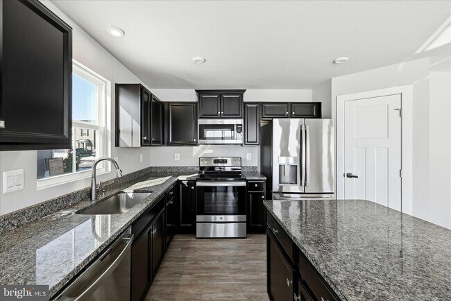 Building Photo - 313 Switchgrass Ct