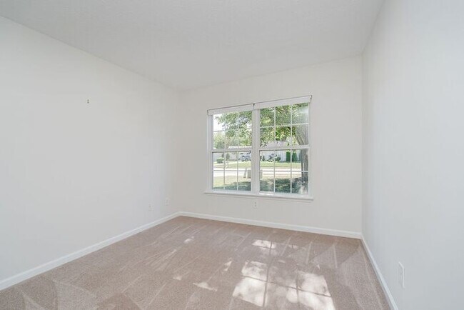 Building Photo - Beautifully Updated Carmel Ranch in Haverstick – Walk to Prairie Trace!