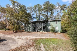 Building Photo - 851 Maple St