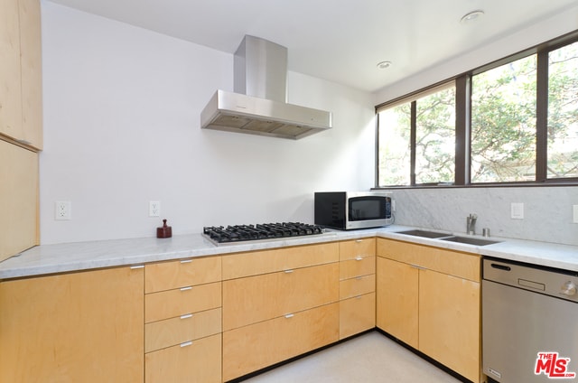 Building Photo - 11007 Strathmore Dr