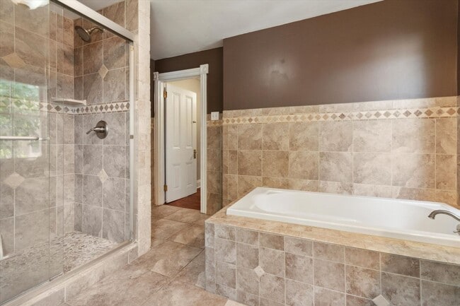 Building Photo - Single Family Home in Berwyn