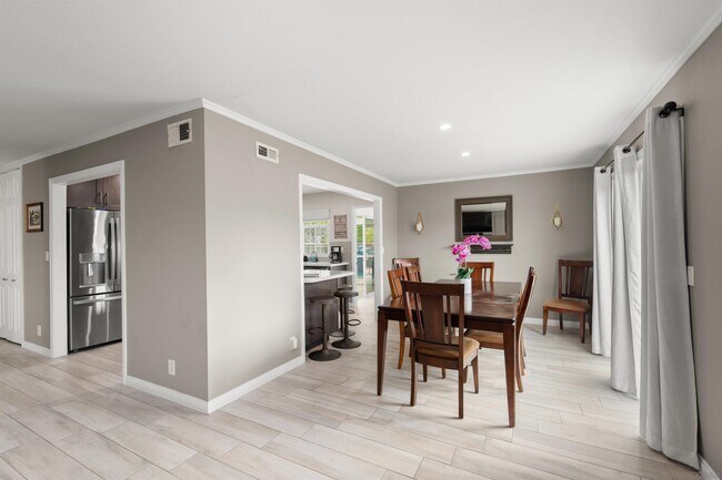 Building Photo - 5765 Bounty St