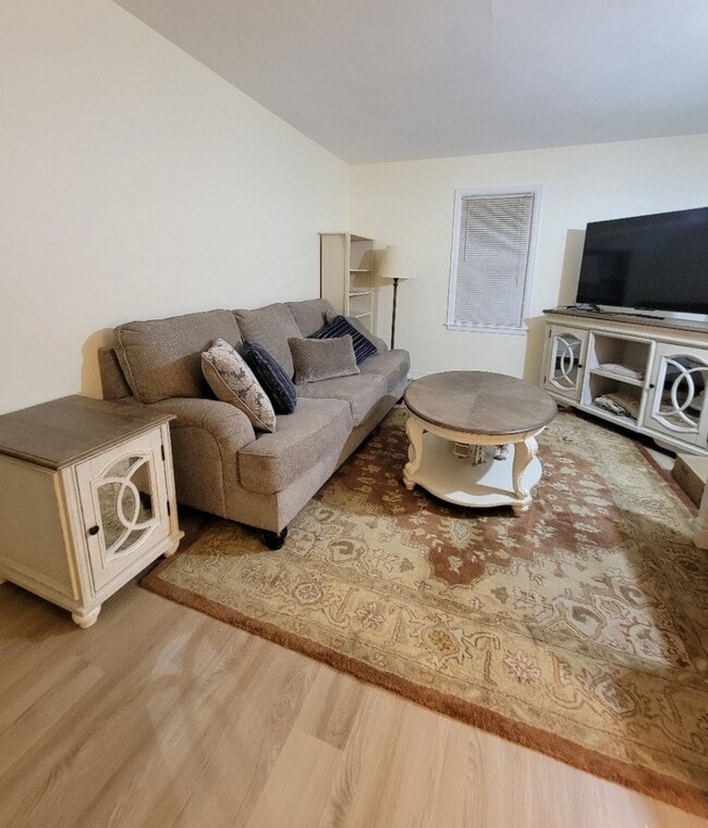 Building Photo - 1408 Torney Ave