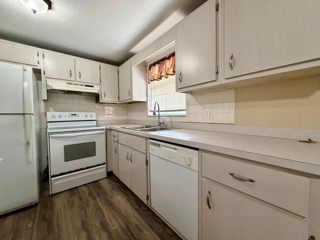 Building Photo - 1809 Richter Ln