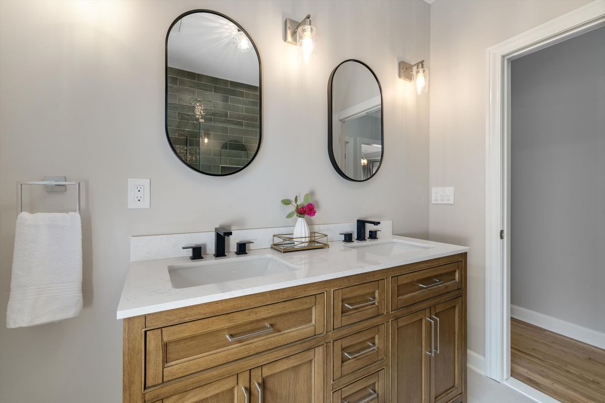 Building Photo - 1458 Virginia Park St