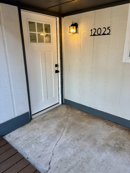 Building Photo - 12025 Ashford Dr