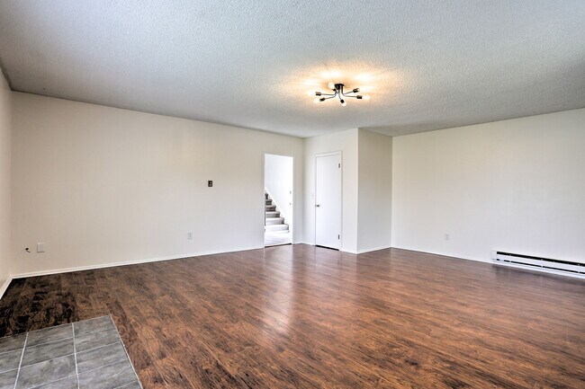 Building Photo - 2655 S Crystal St