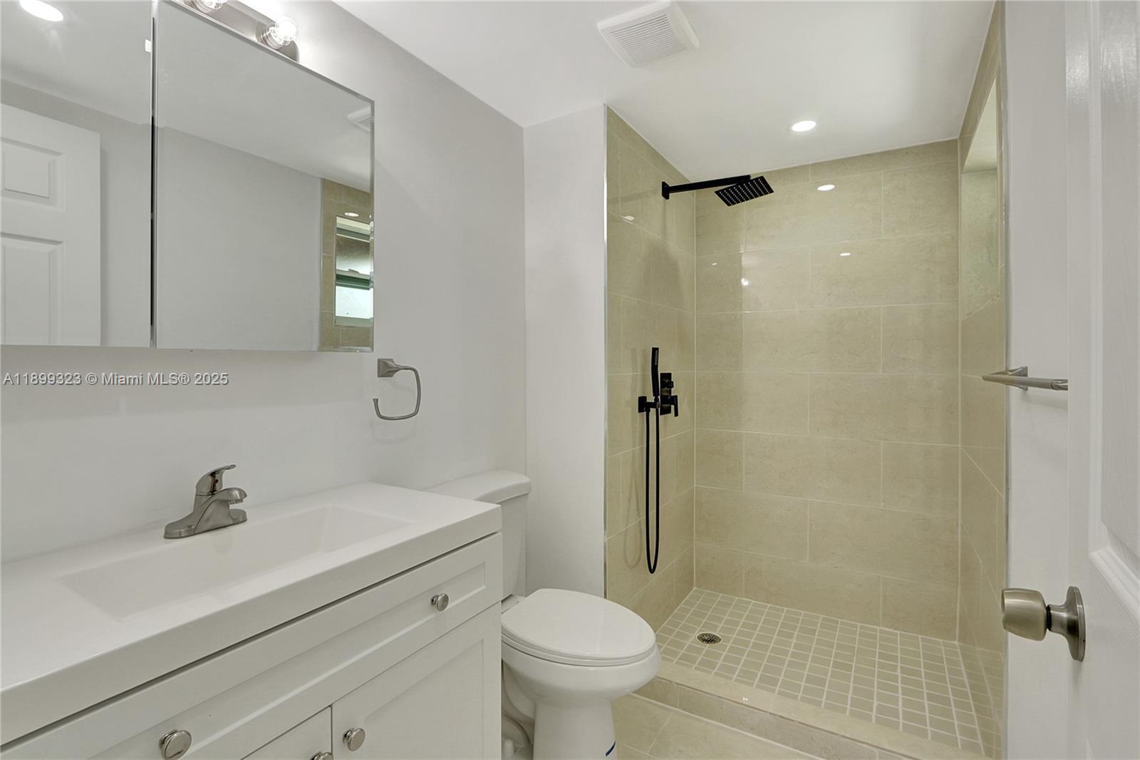 Building Photo - 2501 NW 21st St