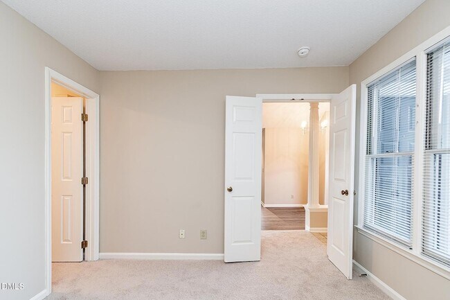 Building Photo - 1021 Brighthurst Dr