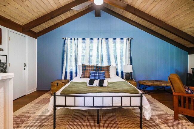 Building Photo - 2964 Hopkins Dr