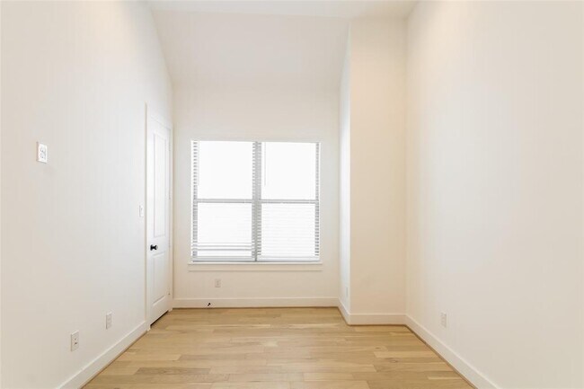 Building Photo - 3052 Truxillo St