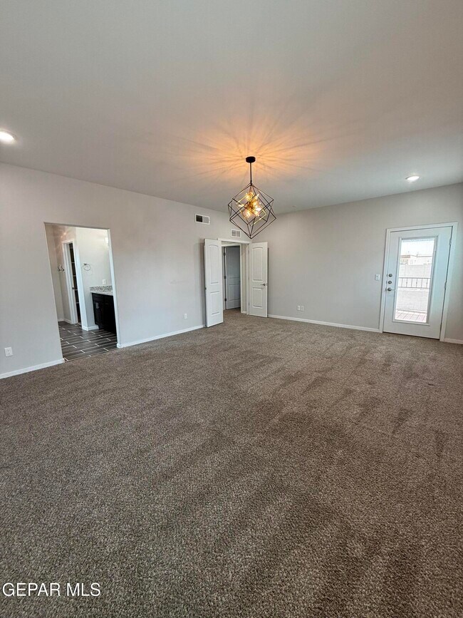 Building Photo - 804 Blingwood