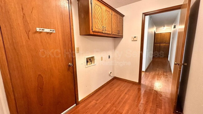 Building Photo - 1210 Glenwood Dr