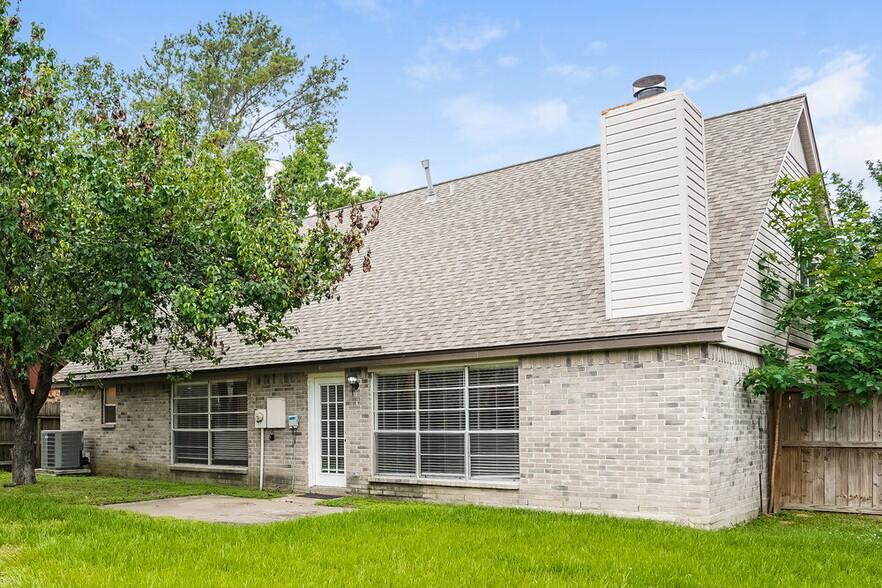 Building Photo - 3542 Lindenfield Dr