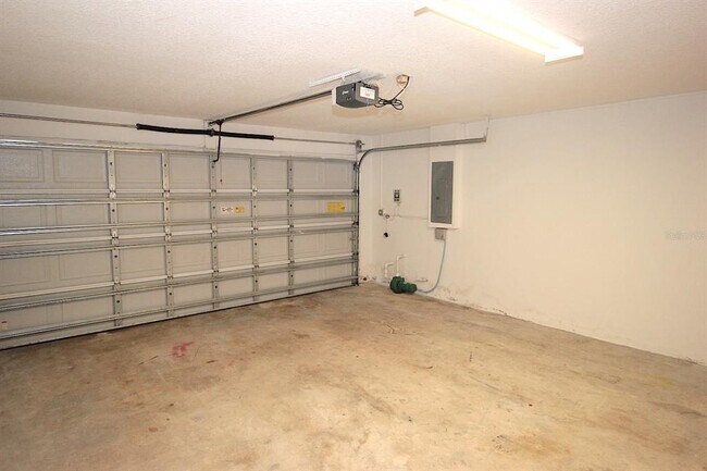 Building Photo - 25 Bird of Paradise Dr