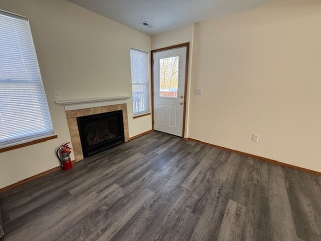 Building Photo - Newly Remodeled 3-Bedroom Apartment with Large Deck & Attached Garage in Farmer City