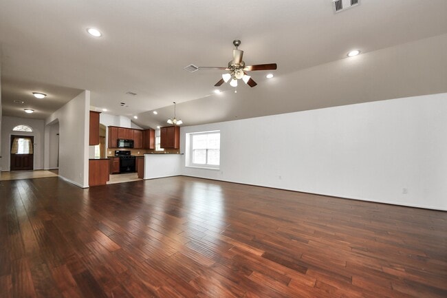 Building Photo - 13918 Goodridge Dr