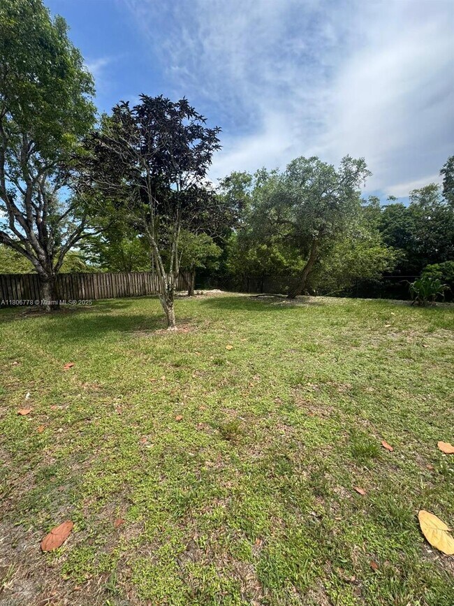 Building Photo - 15948 E Wind Cir