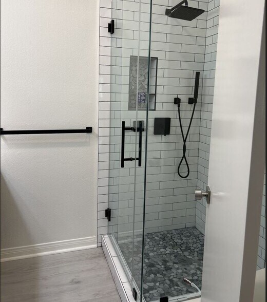 Master Bathroom - 521 Montana Ave