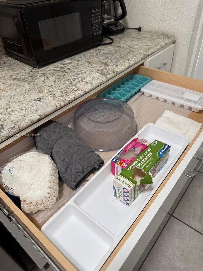 Building Photo - 27 NW 44th St