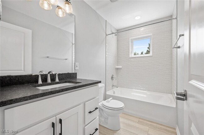 Building Photo - 2078 W 44th St