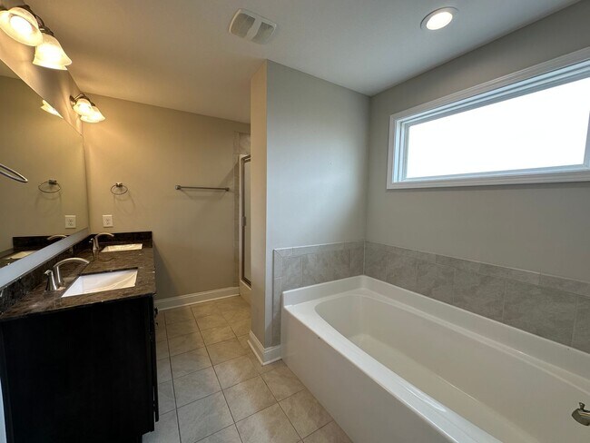 Building Photo - 5233 Debut Ave
