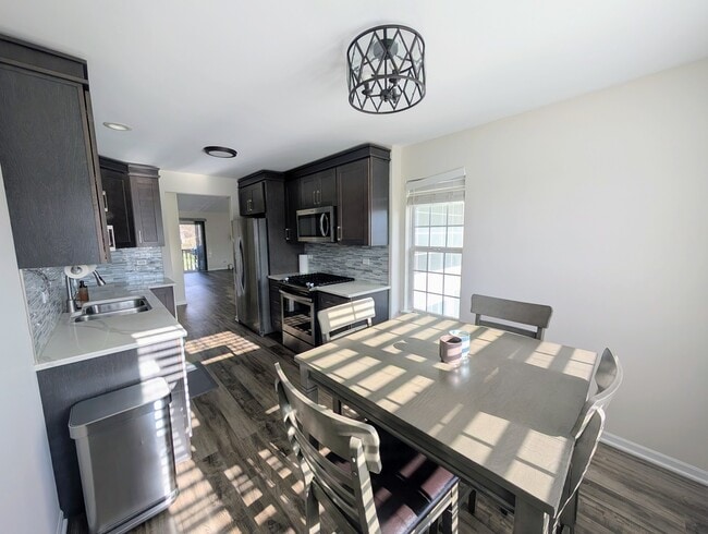 Building Photo - 9214 W Pullman Ct