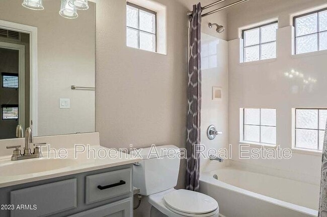 Building Photo - 7601 E Roosevelt St