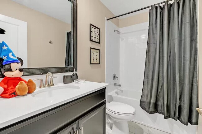 Building Photo - 9016 Sommerset Hills Dr