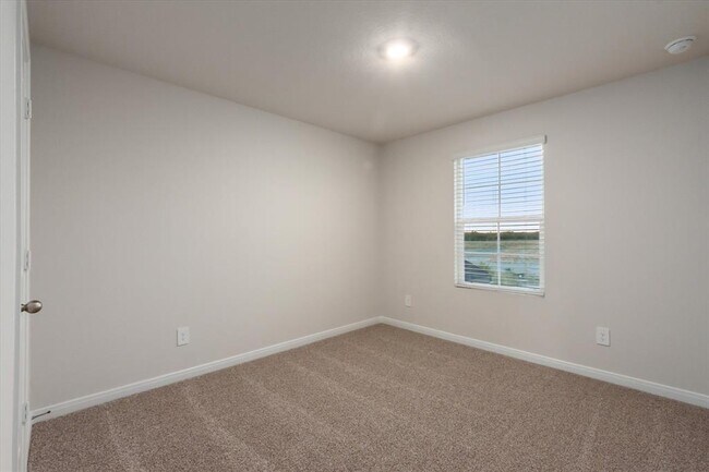 Building Photo - 112 New Albany Ln