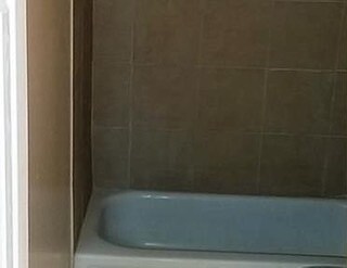 Bathroom - 2005 Rexford Rd
