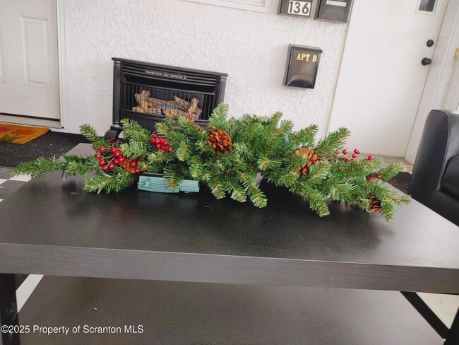 Building Photo - 136 Chestnut St