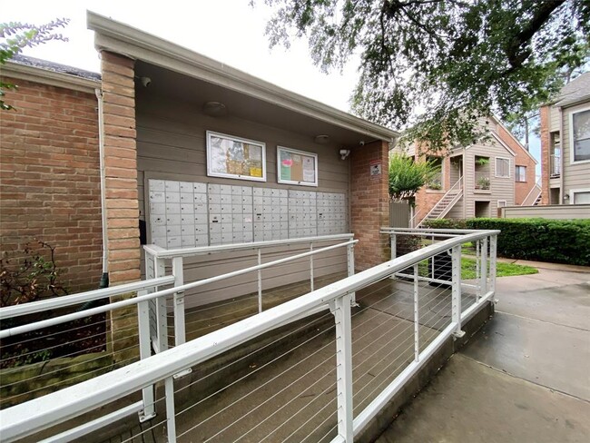 Building Photo - 6701 Sands Point Dr