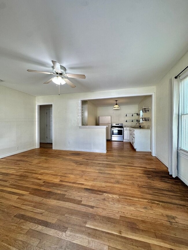 Building Photo - COMING SEPTEMBER 2025 - Charming 2-Bedroom...