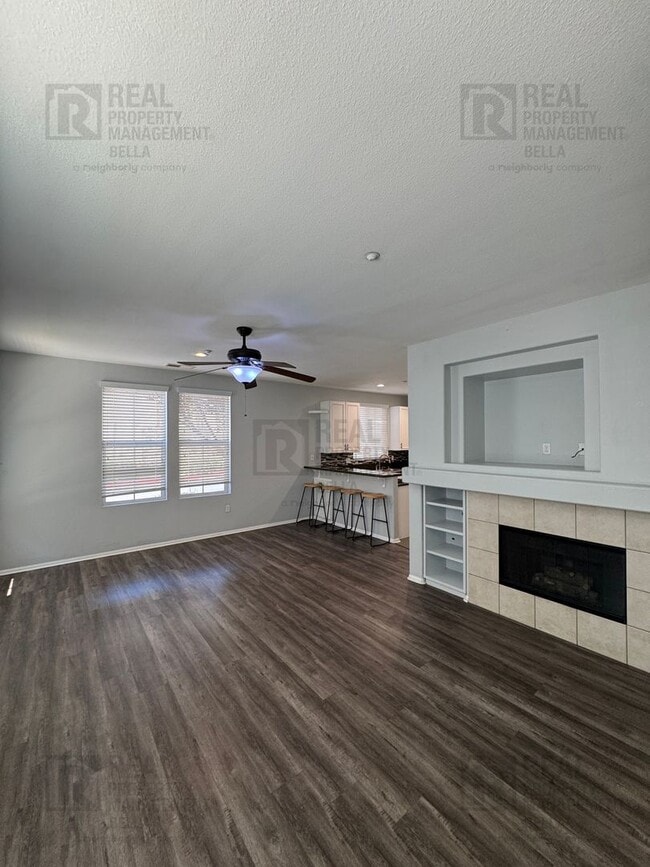Building Photo - Resort-Style Living Awaits in This Spacious Canyon Hills 3-Bedroom Condo