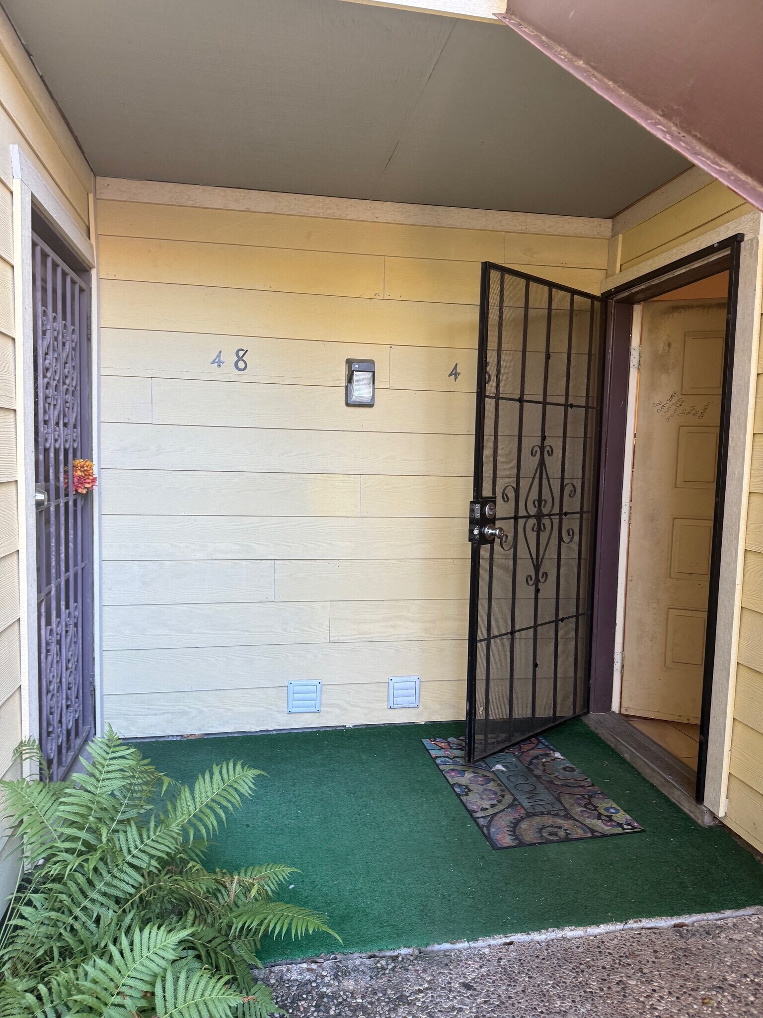 Building Photo - 9350 Country Creek Dr