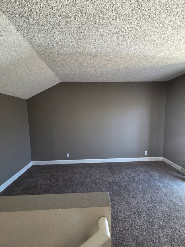 Building Photo - RSM CONDO WITH AMAZING VIEW!
