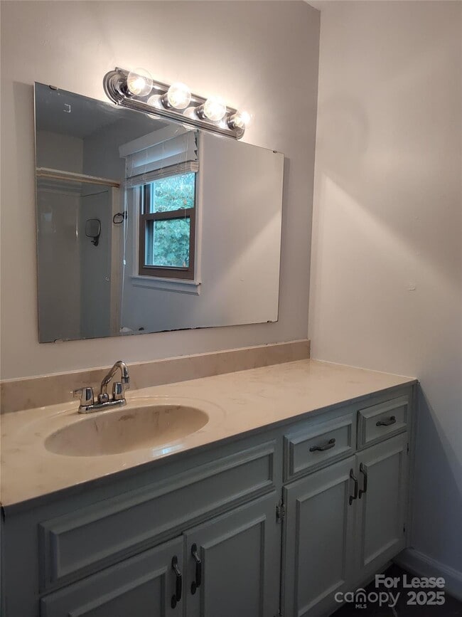 Building Photo - 8526 Timbercrest Cir