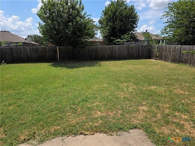 Building Photo - 3007 Nancy Jane Dr