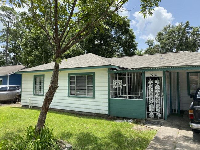 Building Photo - 8914 Linda Vista Rd