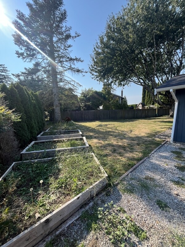 Building Photo - 841 Garden Dr