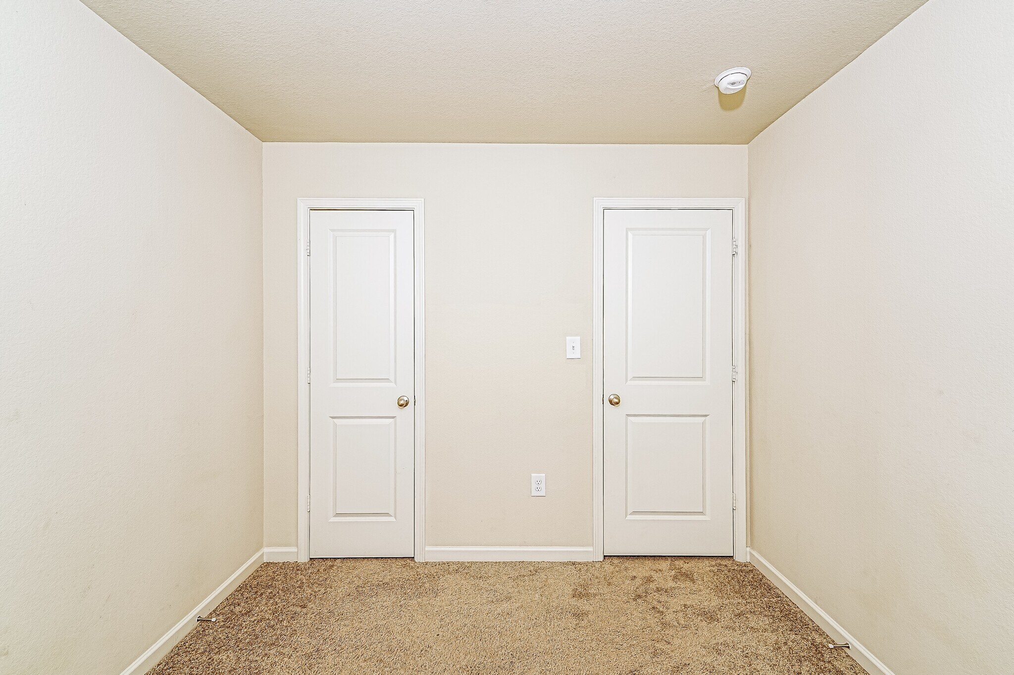 Building Photo - 6109 Rainbow Row