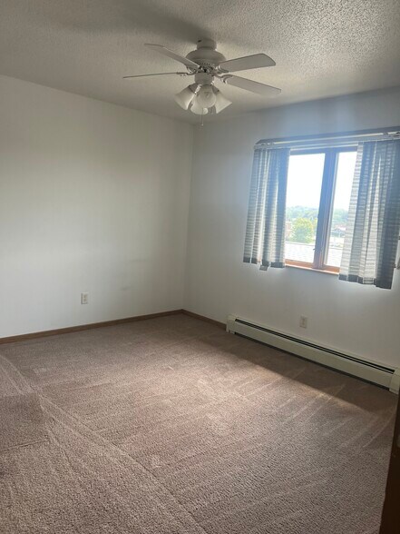 Master bedroom - 412 6th Ave