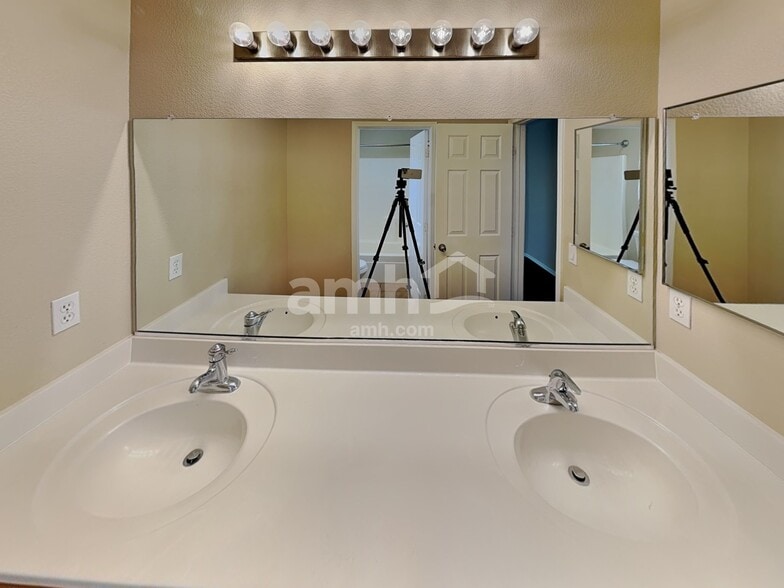 Building Photo - 8060 Villa Trovas Ct