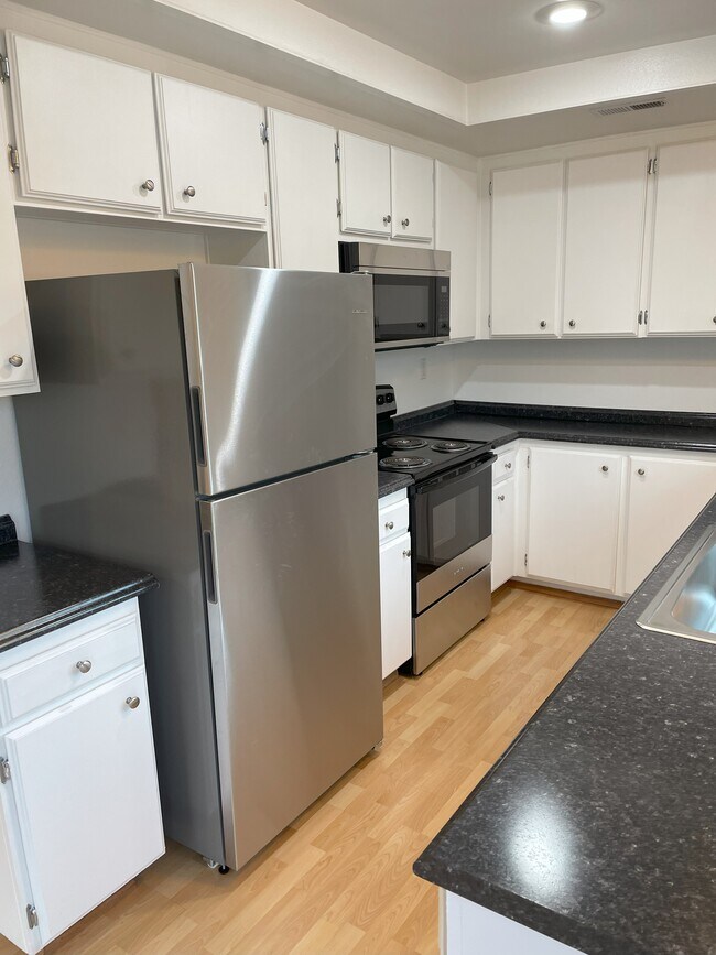 kitchen - 7962 Arly Ct