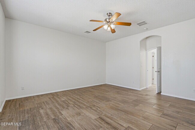 Building Photo - 13709 Paseo Sereno Dr